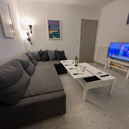 Seafront - Beautiful Flat With Aircon And Comfortable Loggia Vallauris Dış mekan fotoğraf