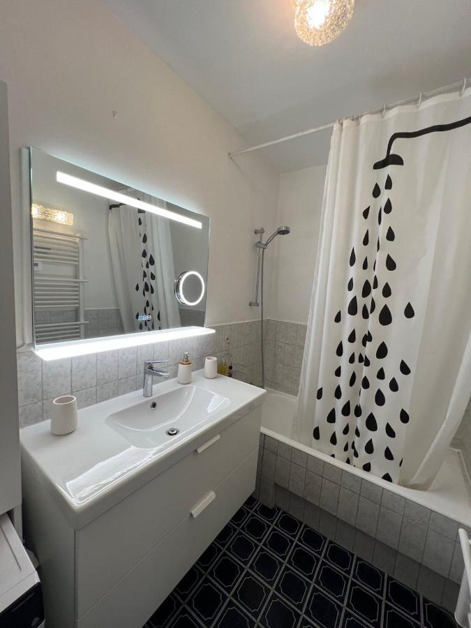 Seafront - Beautiful Flat With Aircon And Comfortable Loggia Vallauris Dış mekan fotoğraf