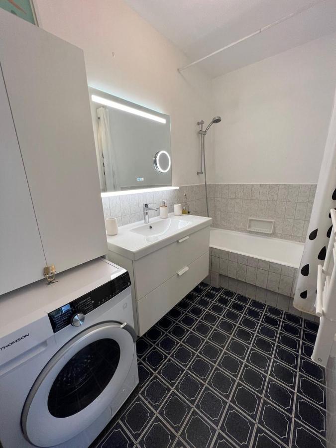 Seafront - Beautiful Flat With Aircon And Comfortable Loggia Vallauris Dış mekan fotoğraf