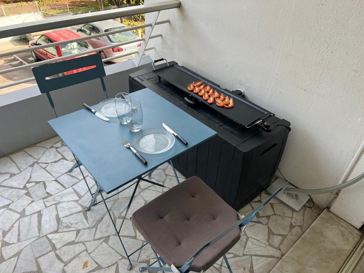 Seafront - Beautiful Flat With Aircon And Comfortable Loggia Vallauris Dış mekan fotoğraf