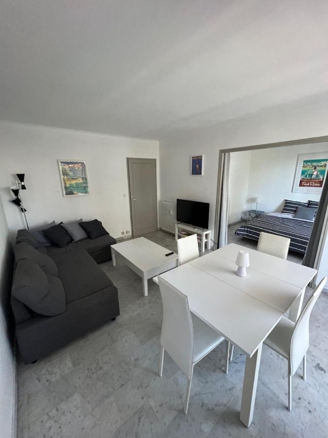 Seafront - Beautiful Flat With Aircon And Comfortable Loggia Vallauris Dış mekan fotoğraf