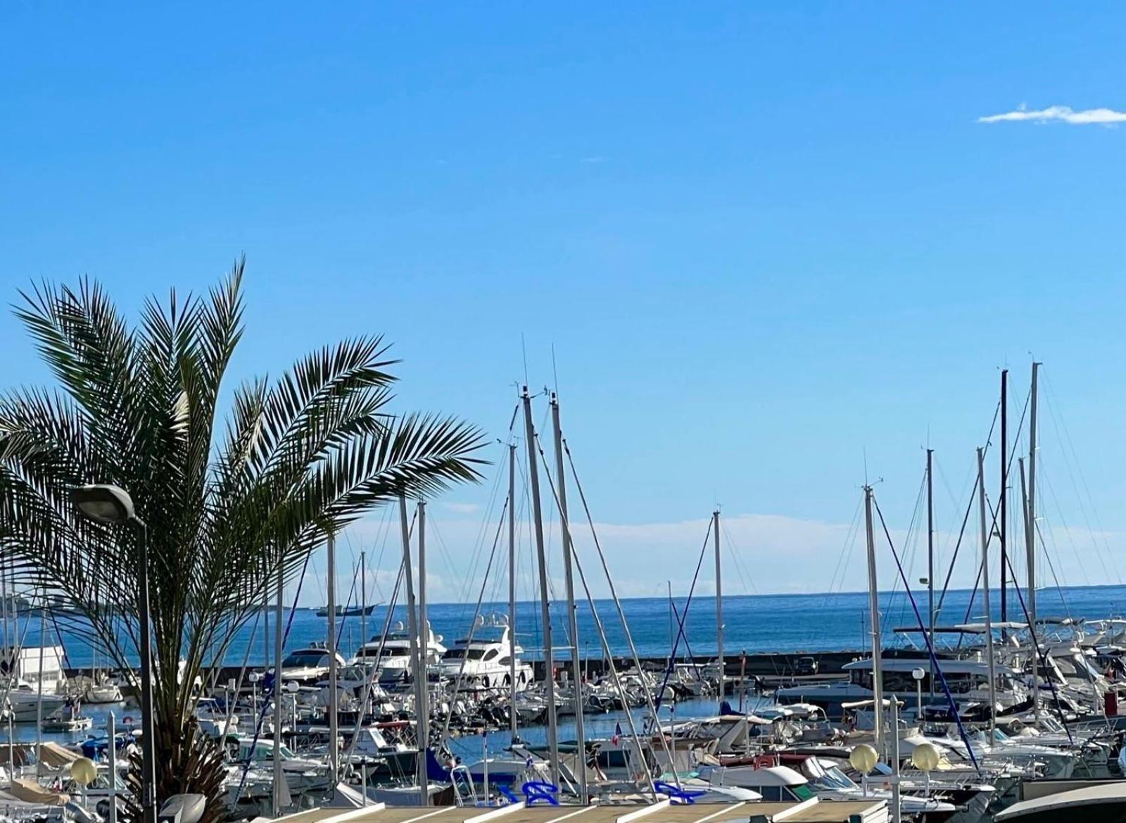 Seafront - Beautiful Flat With Aircon And Comfortable Loggia Vallauris Dış mekan fotoğraf